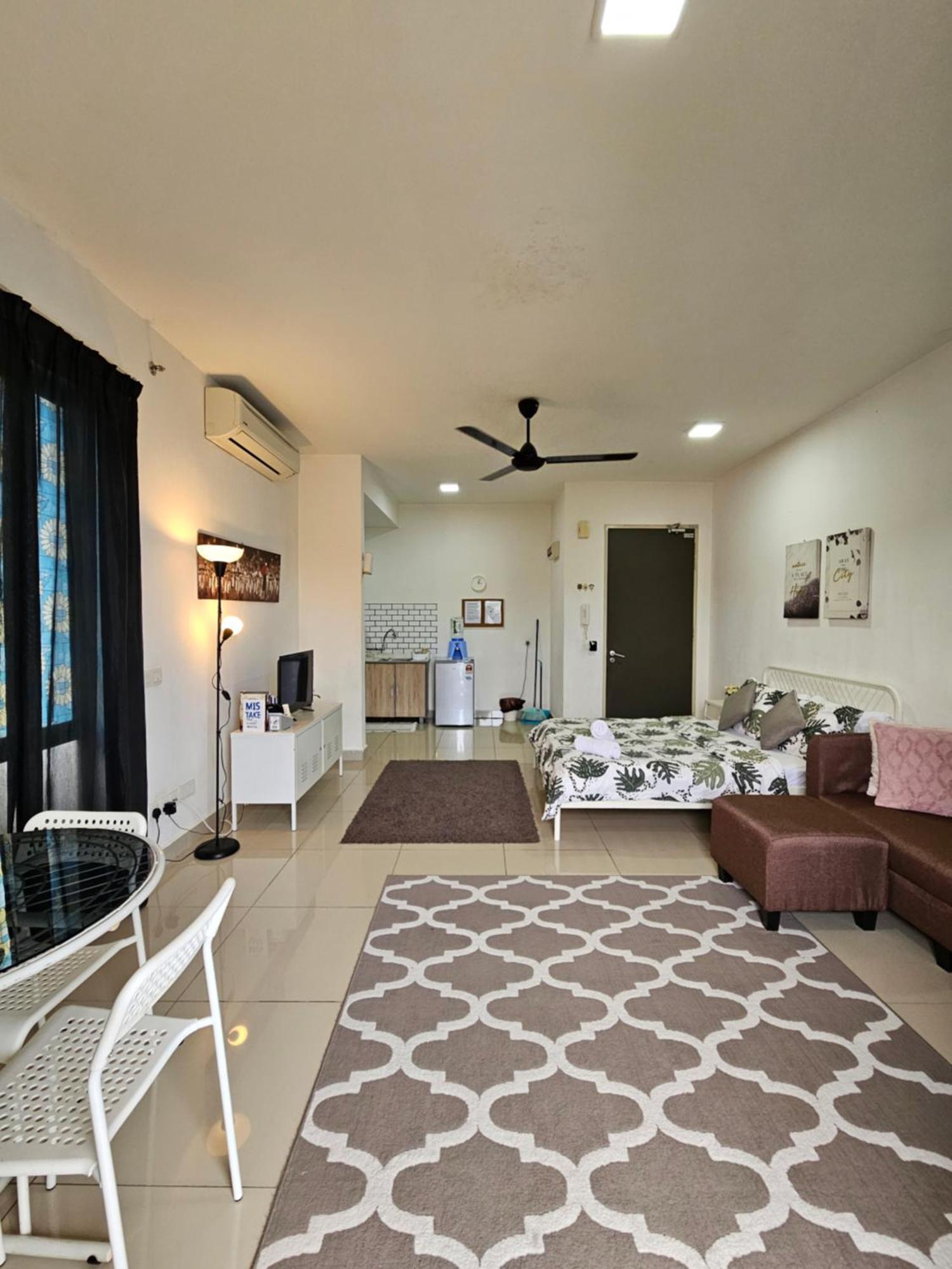 Urban 360 Studio By La Ritz Cuevas de Batu Exterior foto